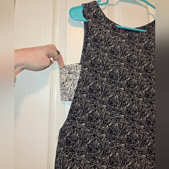 Amour Vert Silk Navy and White Abstract Mini Dress XS - Picture 5 of 11